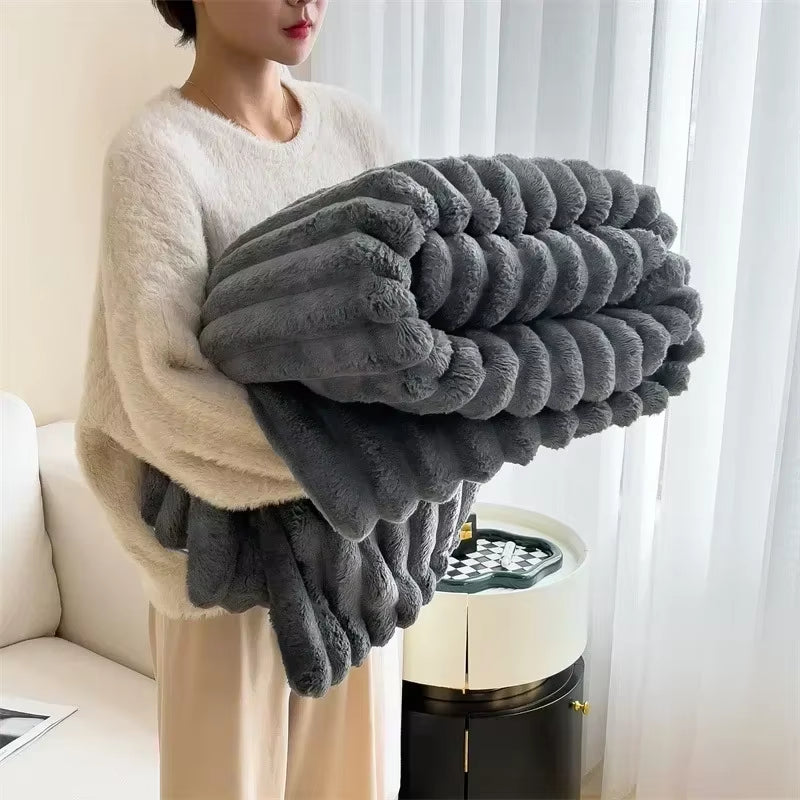 Luxury Faux Rabbit Fur Throw Blanket - Plush, Fluffy, and Warm Solid Color Design for Sofa and Bed - Ideal for Spring and Autumn Use