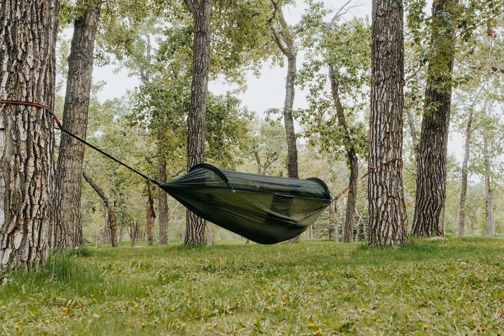 Portable Camping Hammock Featuring Integrated Mosquito Net